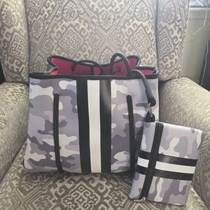 Stylish Camouflage Tote Bag with Pouch